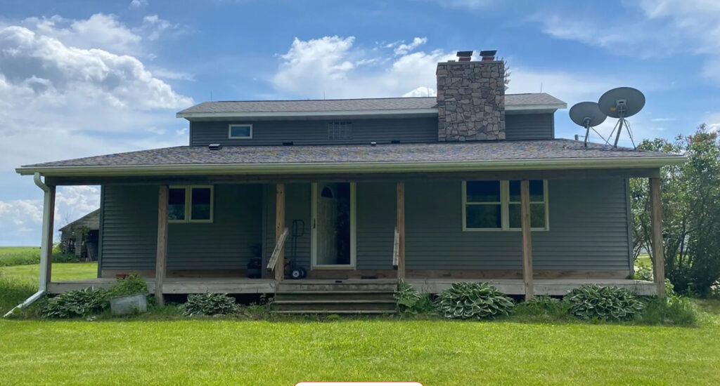 A front photo shot of the gunflint acres farm house
